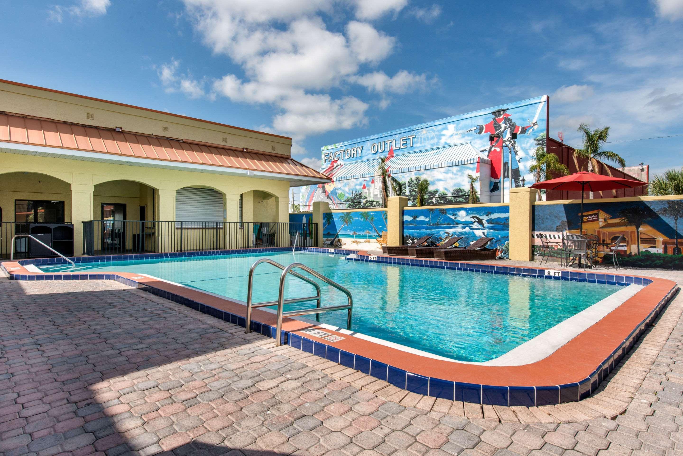 Clarion Inn & Suites Kissimmee-Lake Buena Vista South Extérieur photo