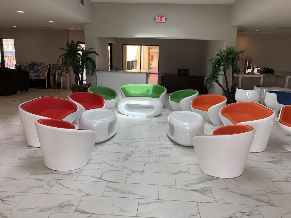 Clarion Inn & Suites Kissimmee-Lake Buena Vista South Extérieur photo